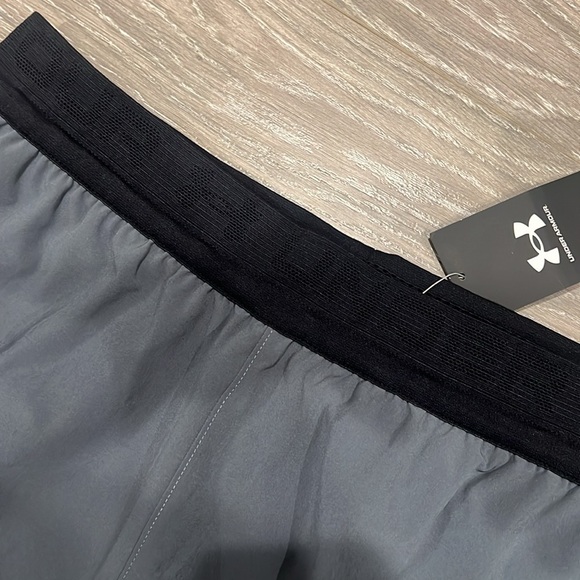 Under Armour peak woven shorts. Size L. NWT - Picture 2 of 5